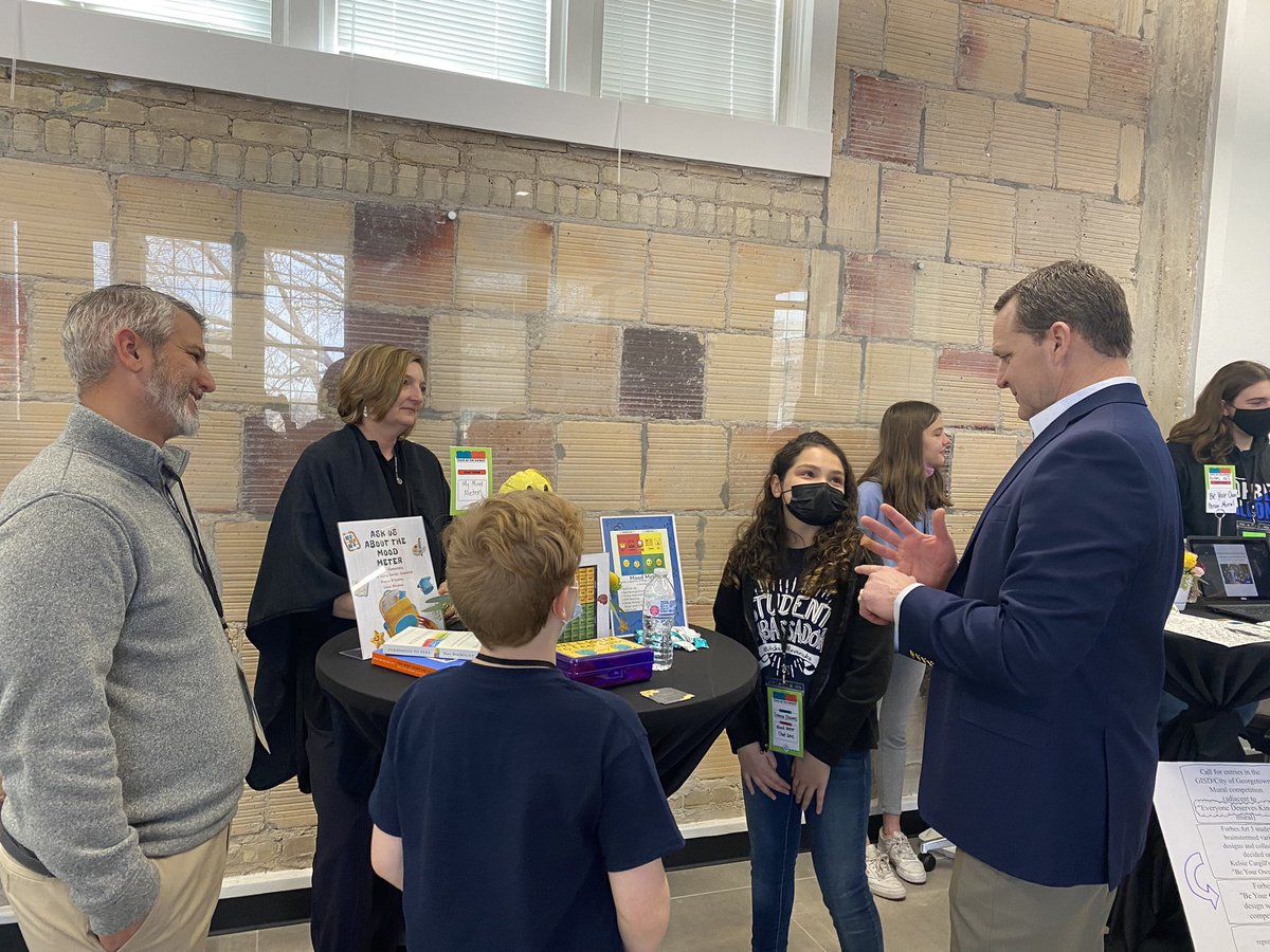 GeorgetownISD's tweet photo. @fredbrent06 gets some tips at the Mood Meter chat zone before his State of the District address! #2022GISDSOTD https://t.co/gwJMhj8Hss