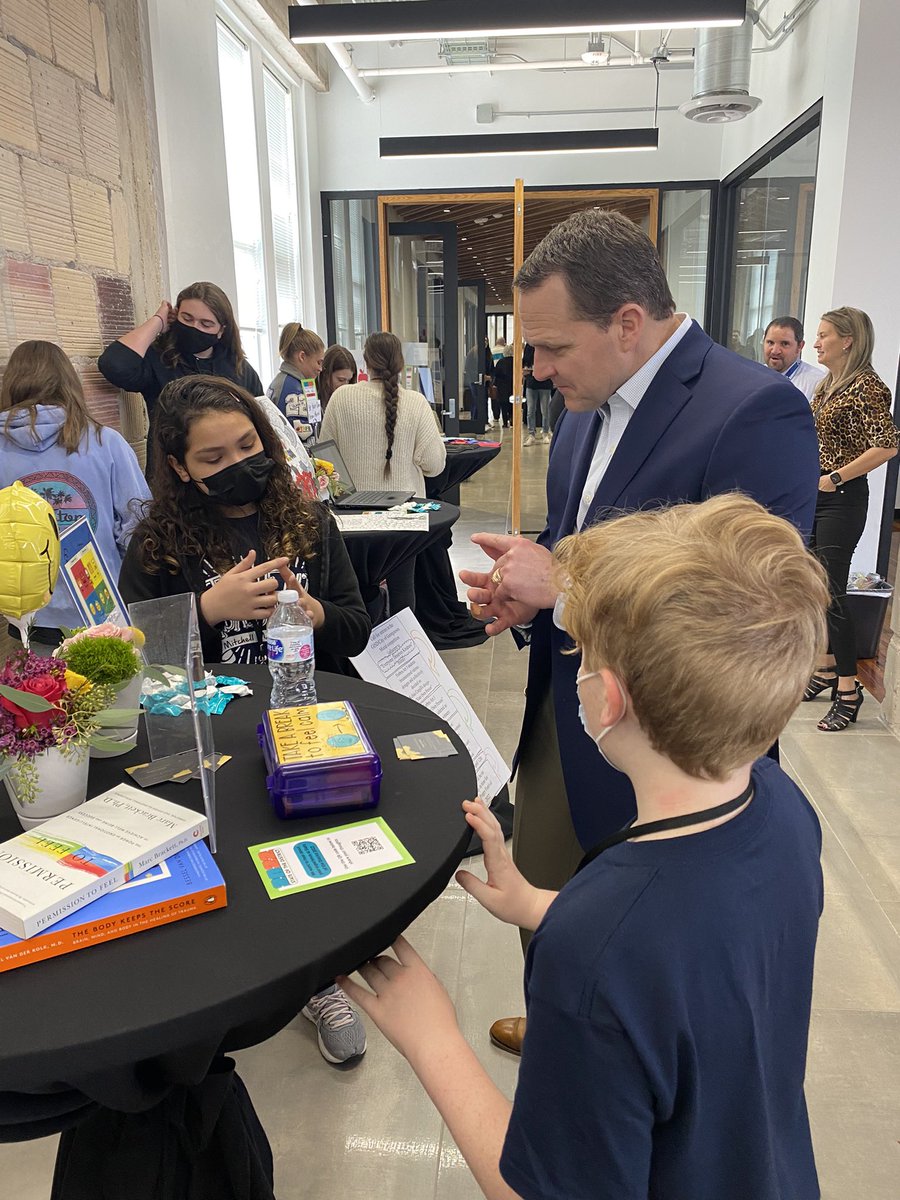 GeorgetownISD's tweet photo. @fredbrent06 gets some tips at the Mood Meter chat zone before his State of the District address! #2022GISDSOTD https://t.co/gwJMhj8Hss