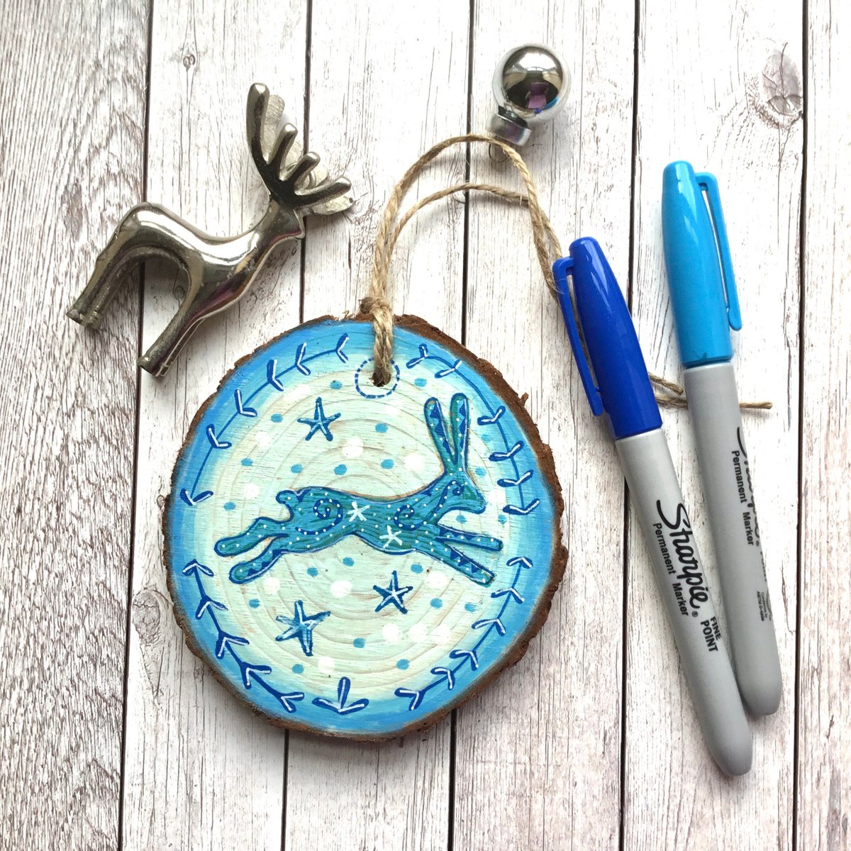buck_lj's tweet photo. Leaping Hare Ornament, Easter Wood Slice, Hare Decorations, Wood Wall Art, Home Decor, Woodland Hare, Gift For Hare Lover, New Home Gift. https://t.co/wqLhKefTtv #Slumbermonkey #Etsy #GiftForBestFriend https://t.co/fwI0qghzP9