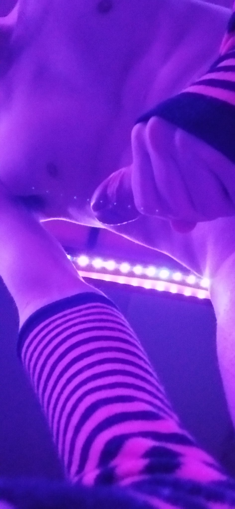 I like how you can see the reflection of the LEDs.
#Femboy #LGBTQ #Porn #Cute #Horny #Lewd  #Hot #Legs