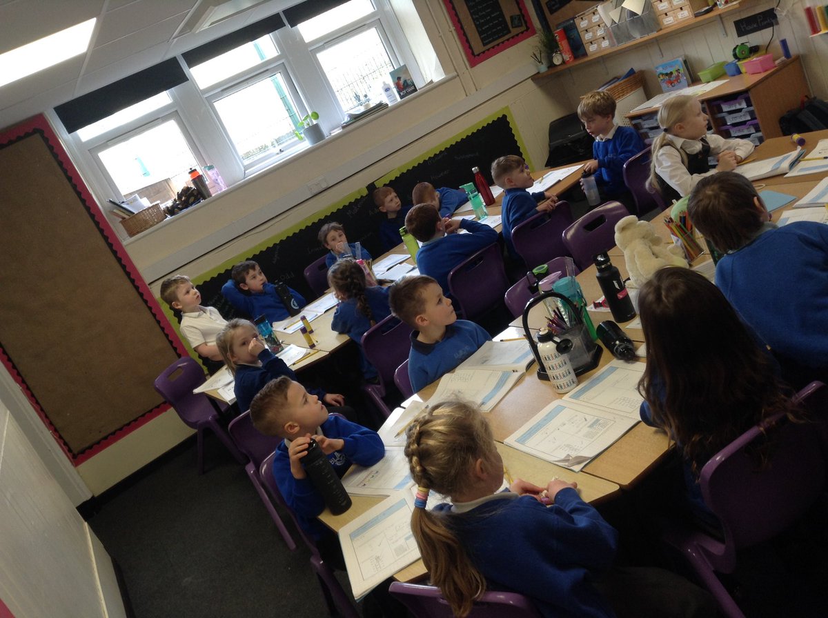 BlackoPrimary's tweet photo. Great mathematical discussions and learning in Tull Class today. They were confidently discussing the factors and products within calculations from the two times tables @ThePENNiNETrust #amazing #minimathematicians #beextraordinary https://t.co/thTCGG4AGi