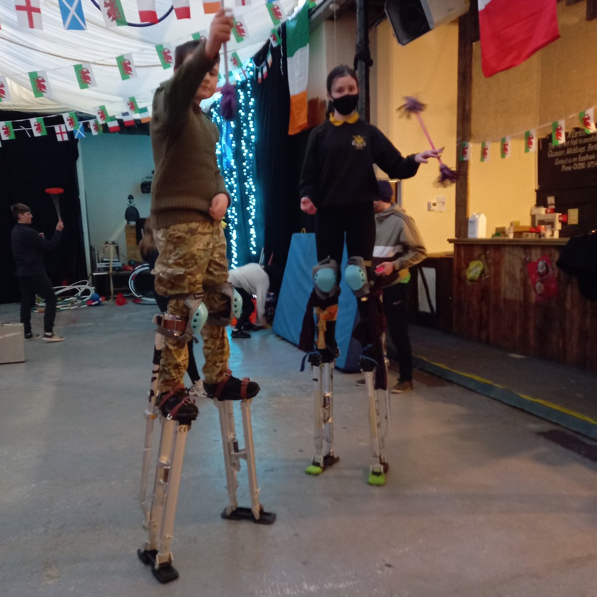 Cimerahon's tweet image. Diolch I bawb am ddod i'n weithdai @MarketHallDre - mwy ymlaen yfory a bob dydd Mawrth, Mercher a Iau tan diwedd y mis 4.30 tan 7 yh/pm #GaeafLlawnLles - Thanks to everyone coming to our workshops at Market Hall Caernarfon- more tomorrow and every Tues Wed Thurs till end of March