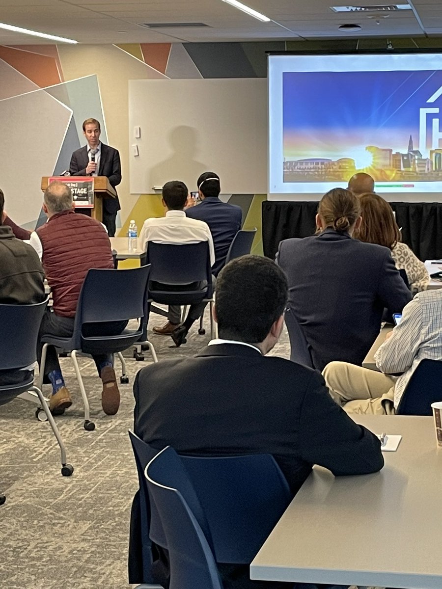Great to hear from @MayorBronin about the growth of innovation and tech in #Hartford. Looking forward to the future of work here. <a href="/launch_hartford/">Launch in Hartford</a> @trinitycollege <a href="/Trin_Innovates/">Trinity Innovation Center</a>