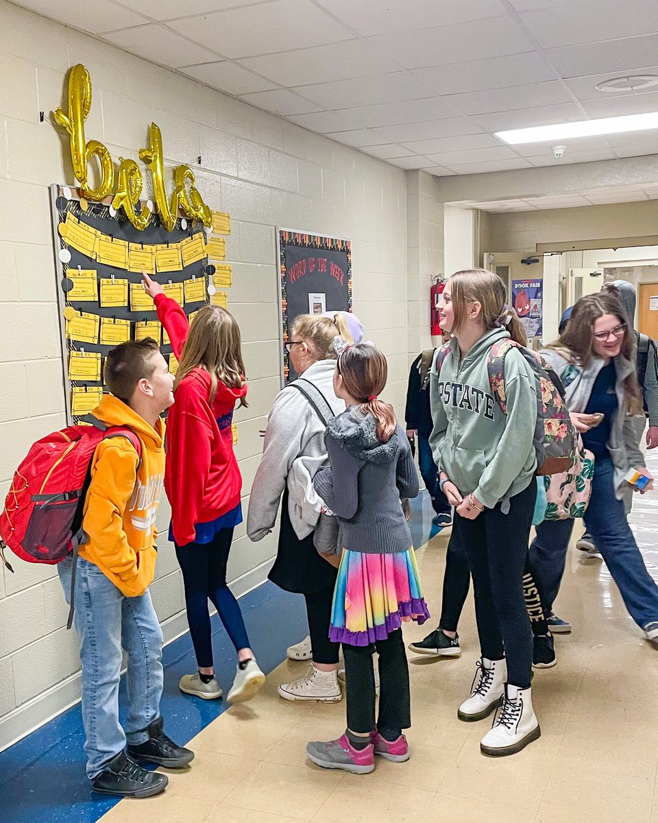 WHHeritageElem's tweet photo. This week is @nationalbeta Week! To celebrate, faculty members were invited to “Brag on a Beta” &amp; write a compliment about each Beta member to display in the hallway. HES Betas have loved stopping by the board to read the compliments!
#WeAreRCSTN #WeAreHES #NationalBetaWeek https://t.co/5dy7bS6eCU