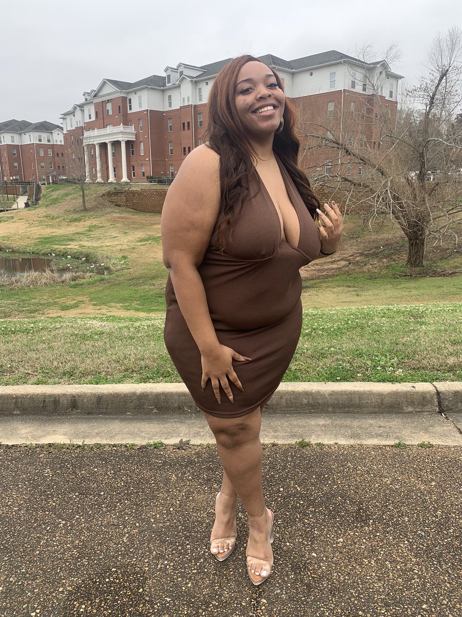 JadedInLove's tweet photo. First come, first curve🧸
Dress: SHEIN #sheincampusbabe #alcorn #chickenwednesday https://t.co/aeGc6odQxb