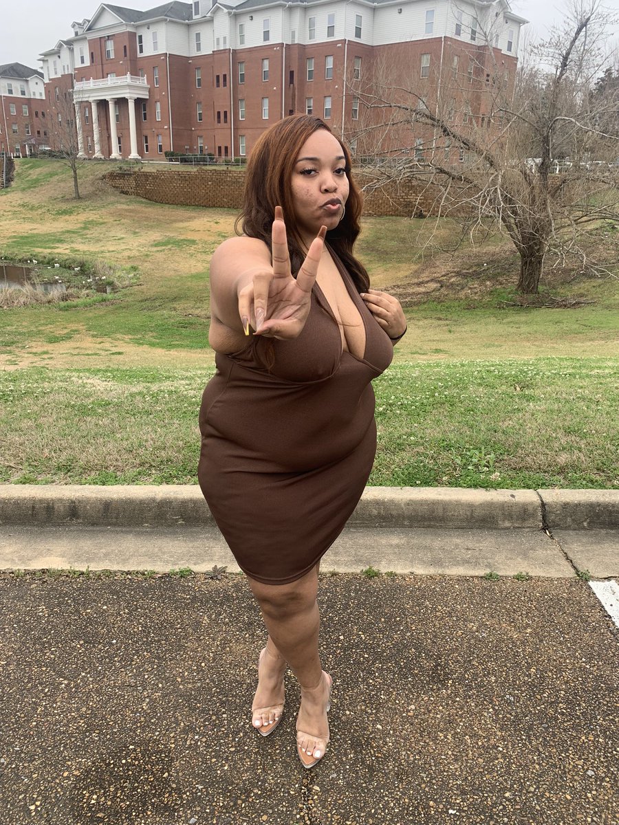JadedInLove's tweet photo. First come, first curve🧸
Dress: SHEIN #sheincampusbabe #alcorn #chickenwednesday https://t.co/aeGc6odQxb