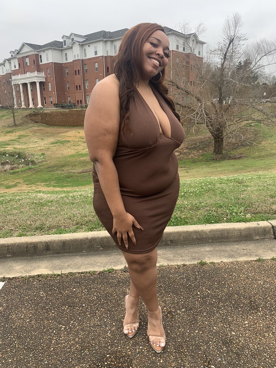JadedInLove's tweet photo. First come, first curve🧸
Dress: SHEIN #sheincampusbabe #alcorn #chickenwednesday https://t.co/aeGc6odQxb