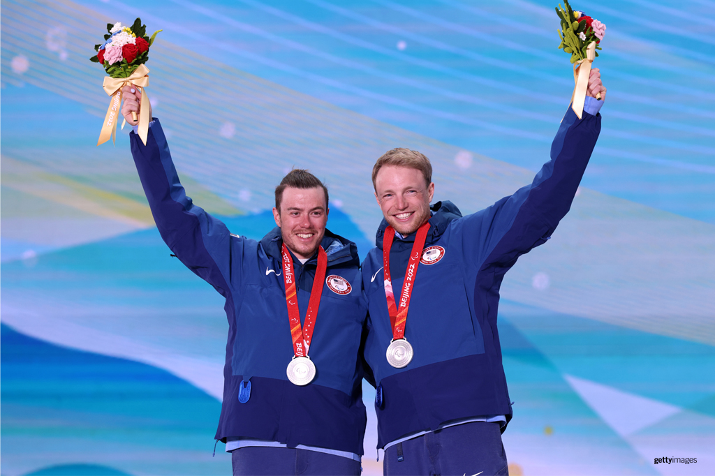 TeamUSACollege's tweet photo. Not their first rodeo๐ค
It's a SECOND ๐ฅfor @GoUBears Jake Adicoff and @MiddAthletics Sam Wood at the Winter Paralympics! Congrats to these two @NESCAC athletes!
#GoUBears I #MadeAtMidd I #ParalympiansMadeHere https://t.co/VnM6mWWCv6