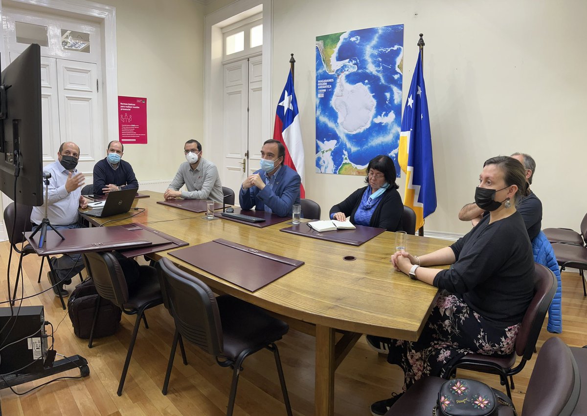 HYST_Paine's tweet photo. Directorio de @HYST_Paine se reúne con el Gobernador de Magallanes, @JorgeFlies para presentar propuestas de trabajo en conjunto y así potenciar el destino Torres del Paine. https://t.co/r0fuZer7z9