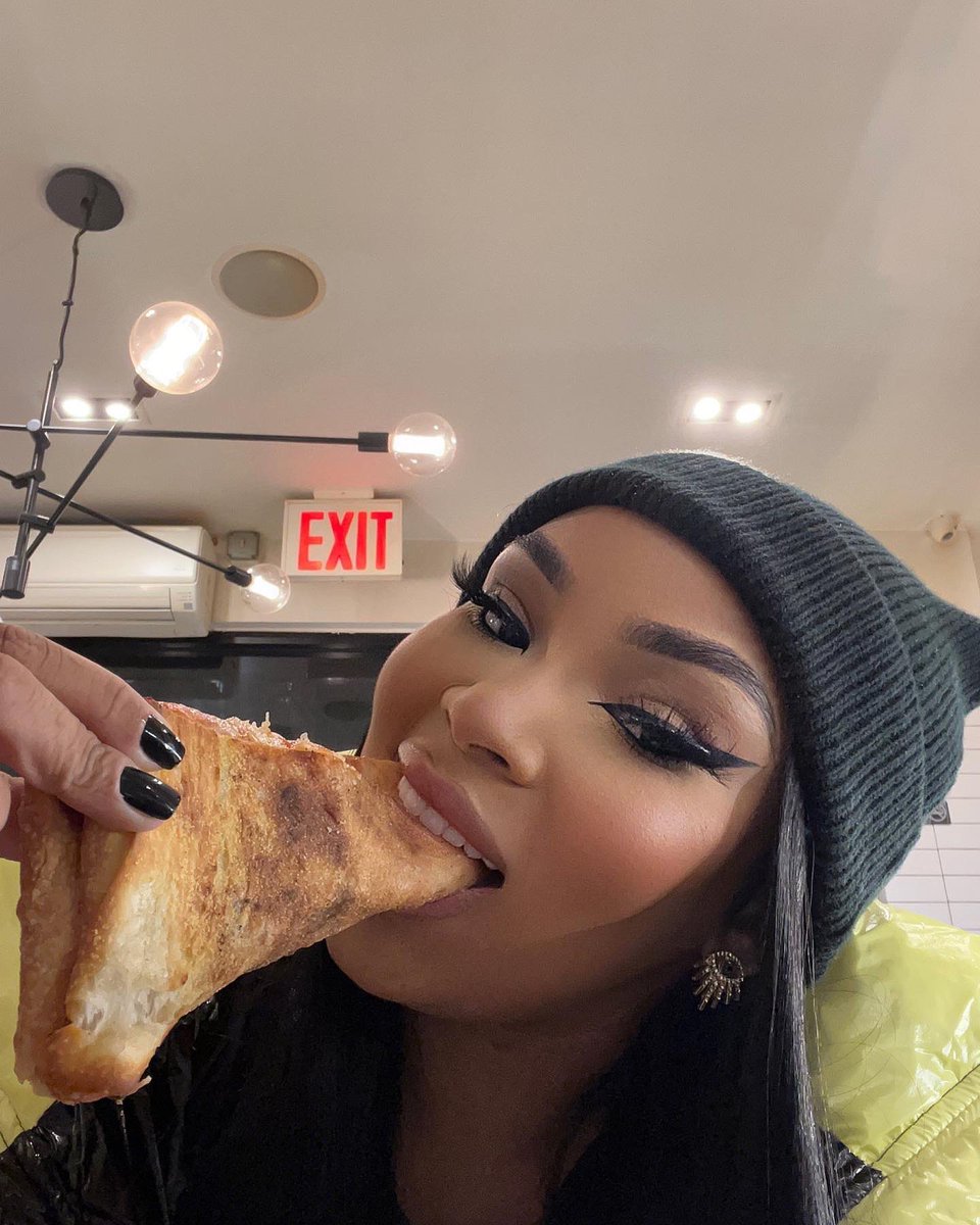AaliyahJay's tweet photo. New York City, please go easy on me 🗽🍎✨ https://t.co/cUki3wFikk