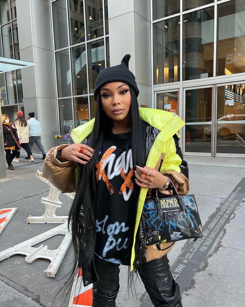 AaliyahJay's tweet photo. New York City, please go easy on me 🗽🍎✨ https://t.co/cUki3wFikk