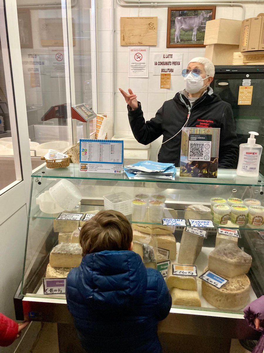 Sabato abbiamo passato un bellissimo pomeriggio per tutta la famiglia insieme a Giulia che ci ha accompagnato in questa passeggiata agricola #Beigua per conoscere le tante storie del latte raccontate con passione da Mirella di <a href="/AziendaLavage/">Azienda Agricola Lavagè</a>
#GustosiperNatura #Rossiglione