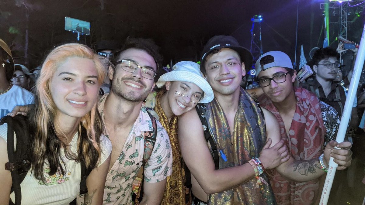 Orizzlefashizz1's tweet photo. Okeechobee was a movie. from a 🔌 finding US as soon as we set up camp, getting completely drowned in the sauce day1, to kissing an alien, never worrying about who we were gnna see next, vibin w/cool strangers, getting lost &amp; somehow ending up backstage @Rezz &amp; the list goes on… https://t.co/9yYUq8nYnq