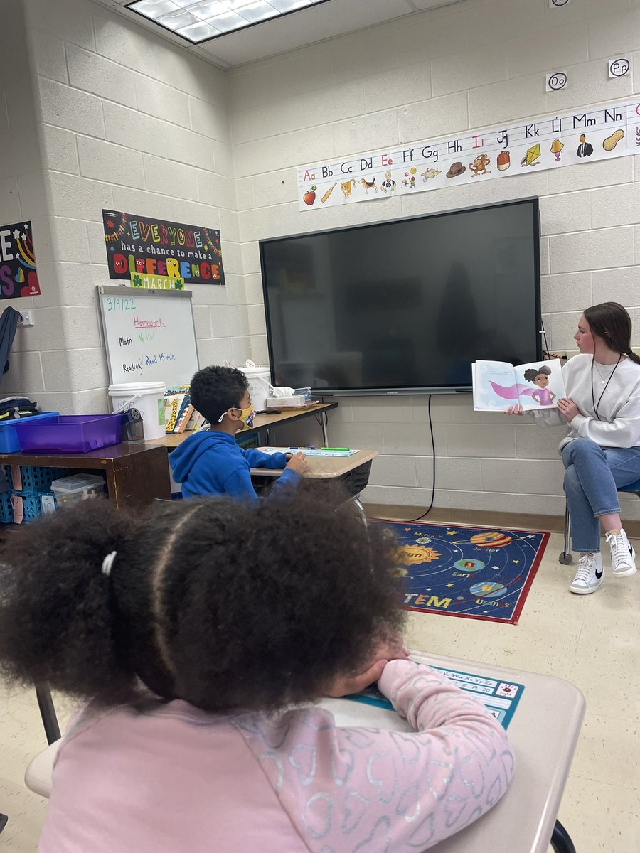 Such an awesome reading of <a href="/MatthewACherry/">Matthew A. Cherry</a> and <a href="/VashtiHarrison/">Vashti Harrison</a> ‘s “Hair Love” today! Safe to say we had at least 1 student who connected w/ this great book! Thanks 2 Ms. Hadley from #tomorrowsteachers 4 a great read!
<a href="/SHSFlakker/">Mrs. Flakker</a> <a href="/SomervilleHSNJ/">Somerville High School</a> <a href="/VDVpal/">Rob Reavey</a> <a href="/MsFrevertVDV/">Lindsay Frevert</a> <a href="/CariPlotkin/">cari plotkin</a>
