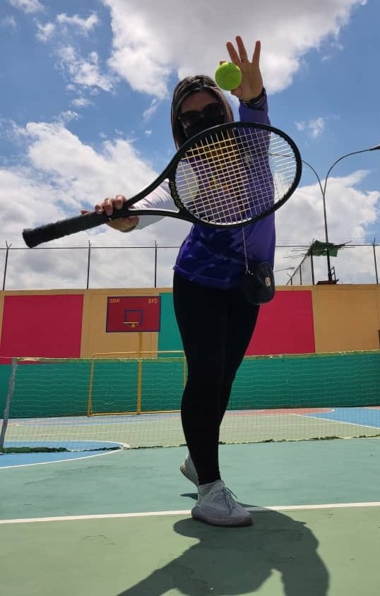 PofmelissaRo's tweet photo. #9Mar ¡Es simple!
La mejor vida no es la más larga, sino la más rica en buenas acciones🤗

Desde el centro Socioeducativo Pablo Herrera Campins, aprendiendo tenis y con la buena compañía de los muchachos de aquí.
@AdolfoP_Oficial @MarcialM2 @MervinMaldonad0
#USADerogaElDecretoYa https://t.co/iXvlm2ZZQB