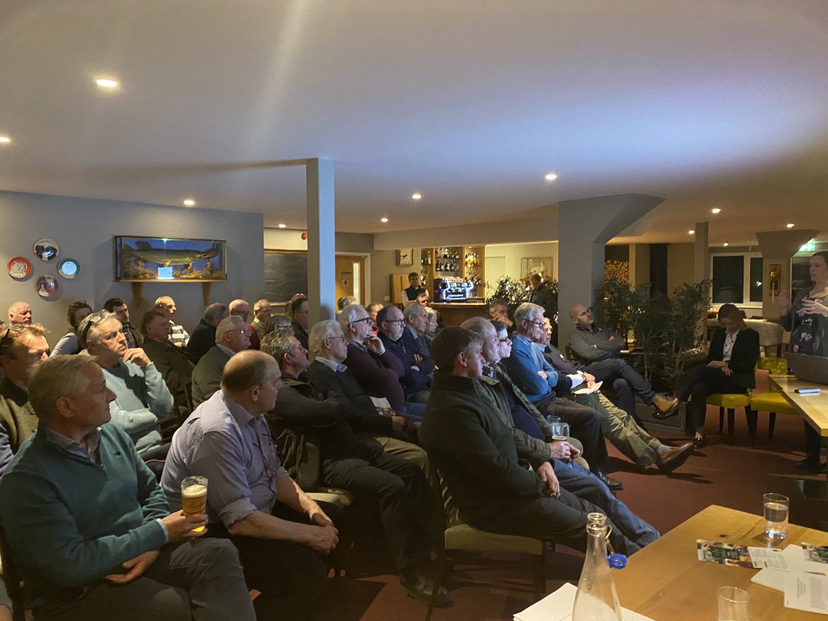 RyanLincolnLB's tweet photo. @Brownandcorural Abby and Katie kicking off the talk on environmental land management at the @LovewellBlake &amp; NFU farmers evening! What a fantastic turnout this evening 😊🌾🌱🐄🐖🐑💧 https://t.co/tQoQ28xdRU