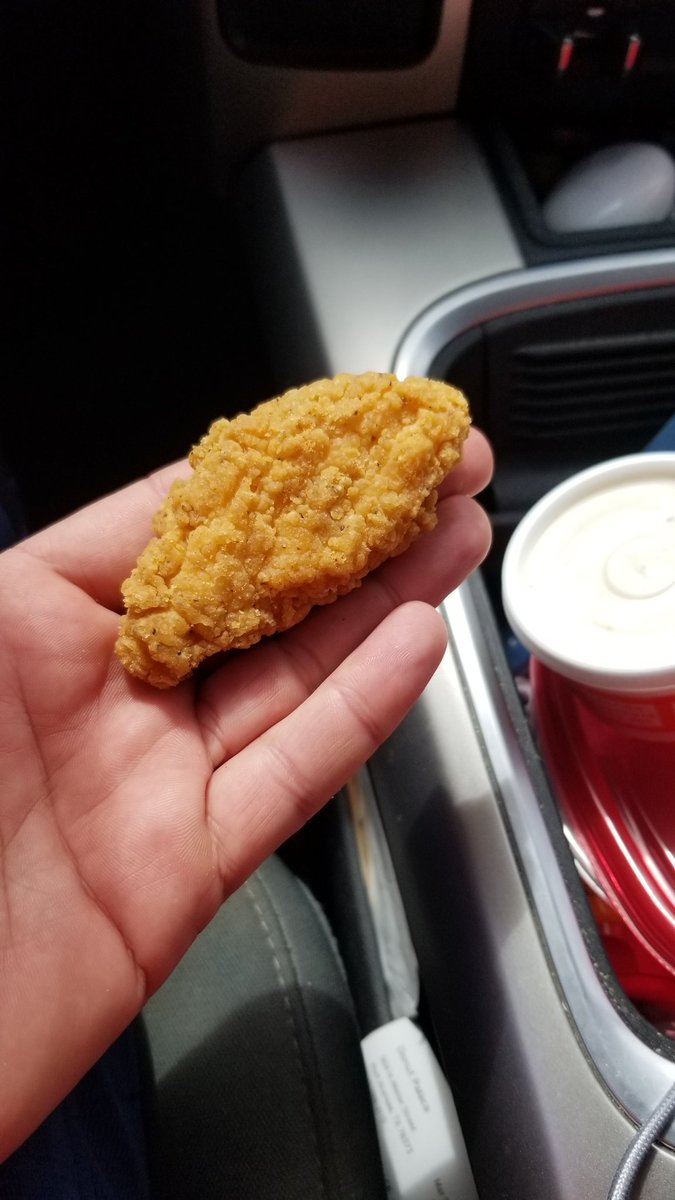PaintedBasket's tweet photo. @Whataburger this is more of nugget than a chicken strip. Really disappointed in what Whataburger is turning out these days. https://t.co/xY0LRWu4dK