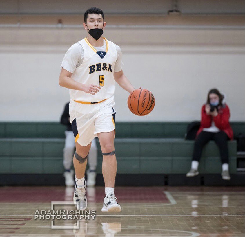 BBN_BBasketball's tweet photo. SPECIAL SHOUTOUT TO 3 YEAR STARTER SENIOR CAPTAIN @TalBreiman FOR MAKING ISL HONORABLE MENTION ! WAY TO FINISH OUT YOUR CAREER
#rollknights #knightsforever @BBN_Athletics https://t.co/bf3NBINnPW