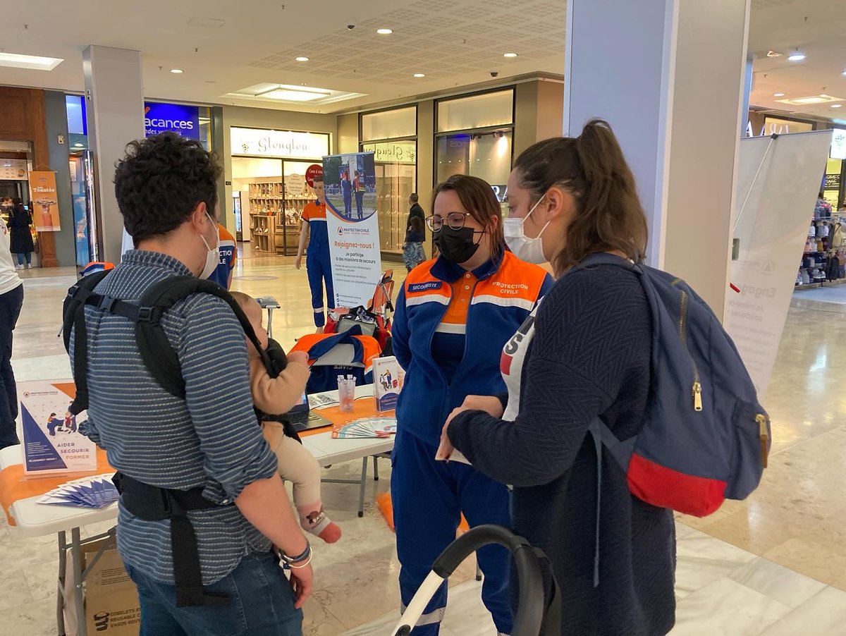 ADPC78's tweet photo. #Merci d'avoir été présents pour la #JMPC, d'avoir participé aux quizz et aux initiations. 🤩
Merci également à Westfield Vélizy 2 et à Mon Beau Buchelay de nous avoir accueilli.
👉 Nous espérons vous revoir aussi nombreux l’année prochaine ! https://t.co/3XKbLMfYcR