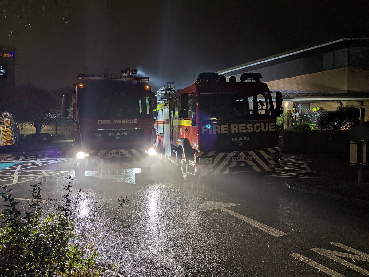 R1/21 recruits all back from Academy Exeter after completing their BA and compartment fire training. Tonight we are testing these skills with Red Watch Greenbank on a night exercise. <a href="/DSFireUpdates/">Devon and Somerset Fire and Rescue Service</a> <a href="/noblett_john/">John Noblett</a>