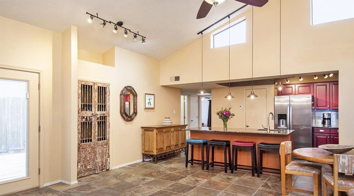 NobelDavis's tweet photo. NEW LISTING!   $499,500
3 br, 2 ba, 2-car garage.  Sweet one level updated townhome has tile floors throughout, is infused with light from clerestory windows, and enjoys a private terraced garden.  more info: https://t.co/qXjVAwLthe

#santaferealestate #santafe #howtosantafe https://t.co/T71vCYUlRn