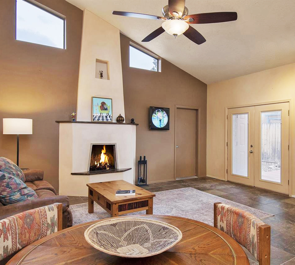 NobelDavis's tweet photo. NEW LISTING!   $499,500
3 br, 2 ba, 2-car garage.  Sweet one level updated townhome has tile floors throughout, is infused with light from clerestory windows, and enjoys a private terraced garden.  more info: https://t.co/qXjVAwLthe

#santaferealestate #santafe #howtosantafe https://t.co/T71vCYUlRn