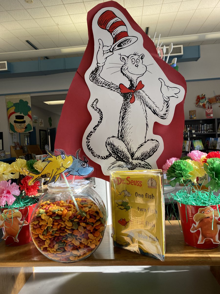 HeatherSCSD's tweet photo. In celebrating Dr. Seuss's birthday, Heather kids participated in the library's One Fish, Two Fish, Red Fish, Blue Fish" contest, guessing how many goldfish crackers were in the fishbowl.  Congratulations to Lucas, Nick, and Anar for getting the closest guess to 1,513 goldfish! https://t.co/WOjTVIq2gS