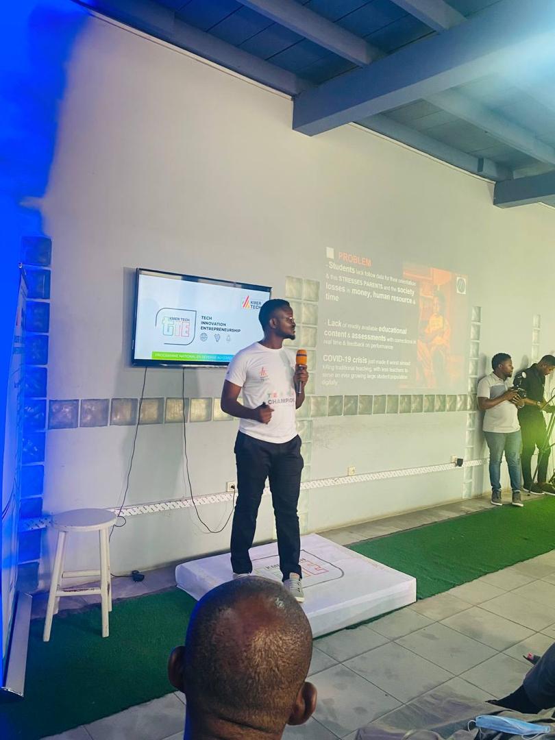 CRTV_web's tweet photo. #tie_national_competition
#kmertech
#Cameroon
Tech Business Apps
-1st Prize : “Nkwa” created by Akeomoa Ashangndowah
-2nd Prize: “Tensend” created by Josue Tsafack Nguemo @LaKmerTech https://t.co/s1qWyt92sX