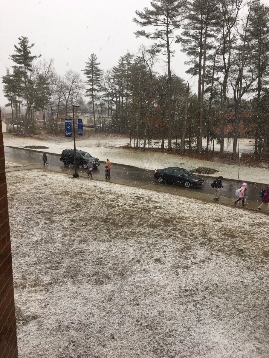 ELEteacherFRCS's tweet photo. Time to go home and play in the snow! https://t.co/fd2HBfRovQ