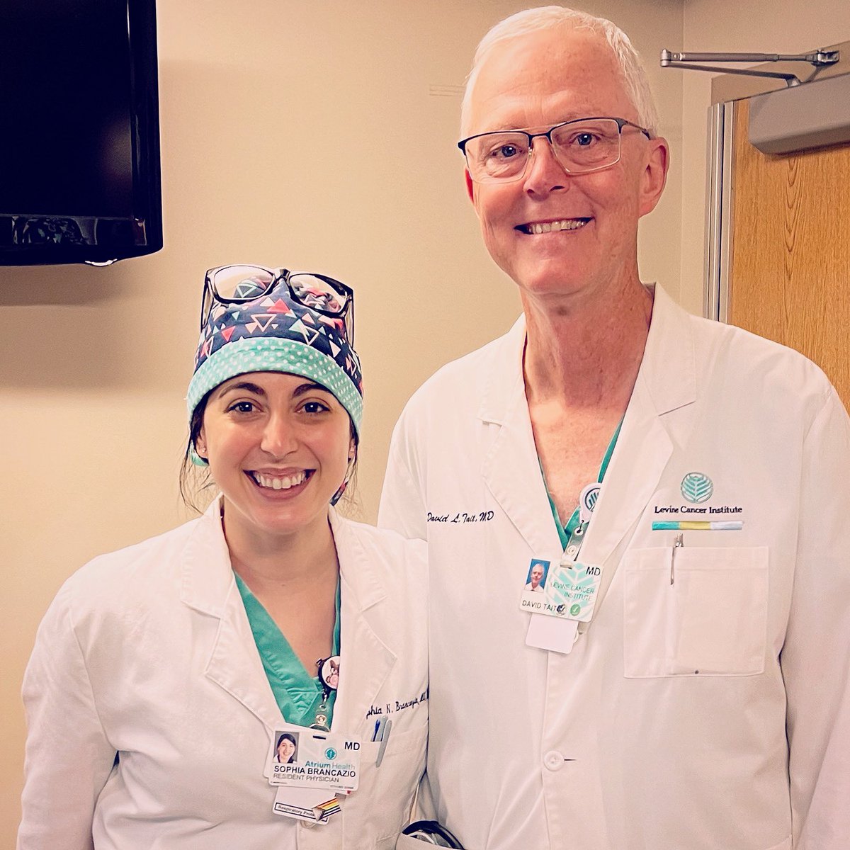 sbrancaz13's tweet photo. So honored to be part of Dr. Tait’s last case! ❤️ @CMC_OBGYN https://t.co/Mu11MLovYw