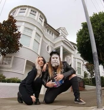 methsyndicate69's tweet photo. Visited the Mrs.Doubtfire house #helllooo #doubtit https://t.co/PAvlJZSTZk