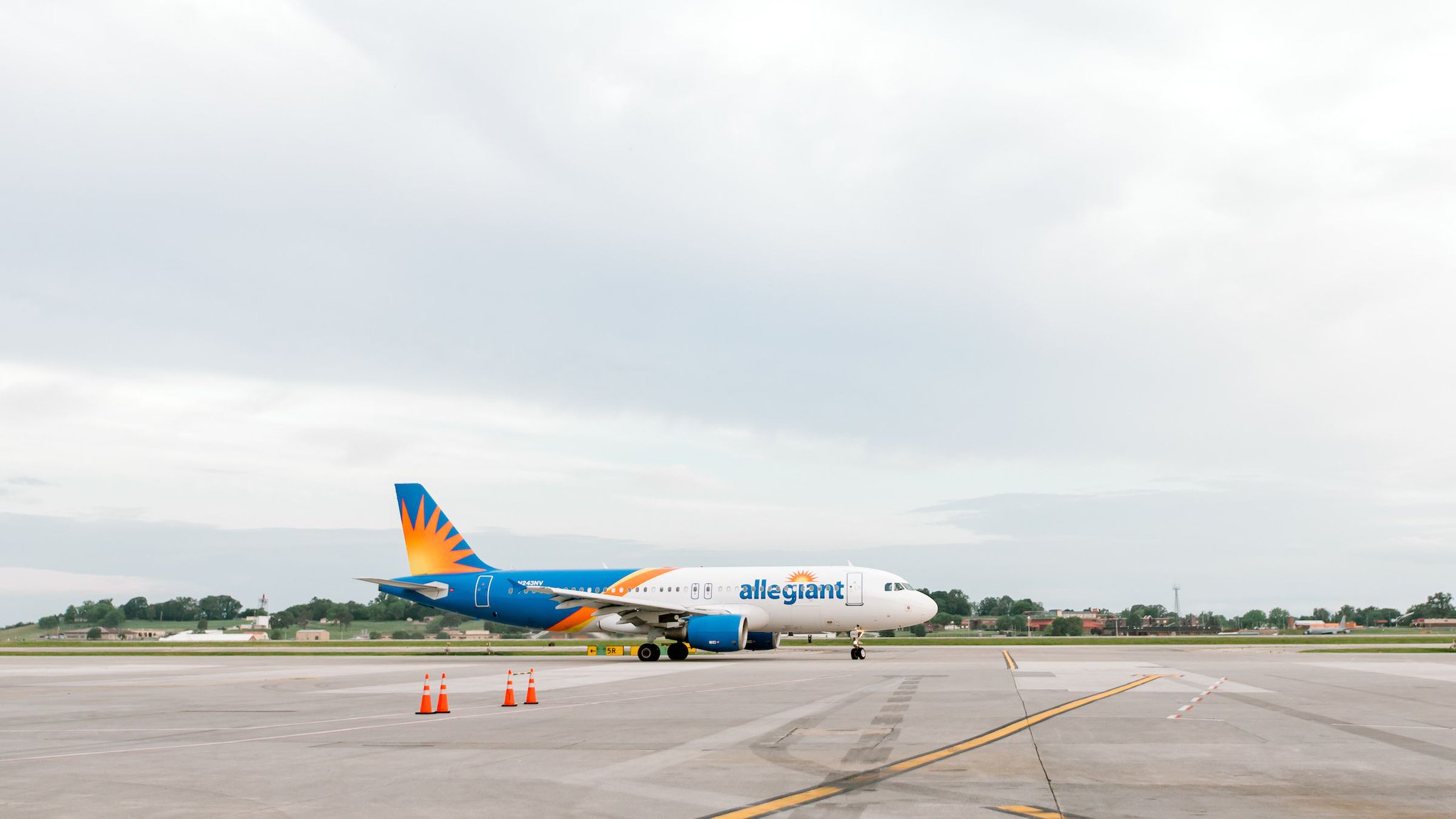 McGhee Tyson Airport on Twitter "Yippeee! You can now fly nonstop to