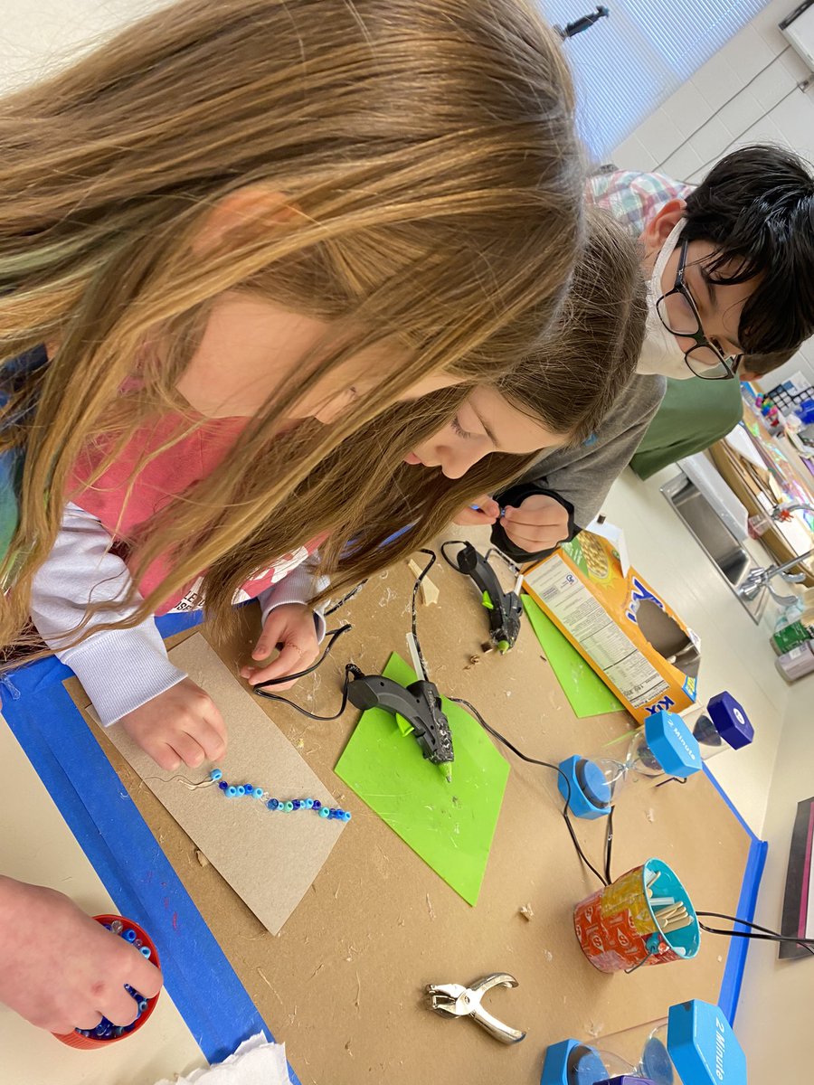 awlswa's tweet image. Teaching Artistic Behaviors in our art studio using many different techniques, materials, and loads of creativity! #TAB #STEAM #OSLN