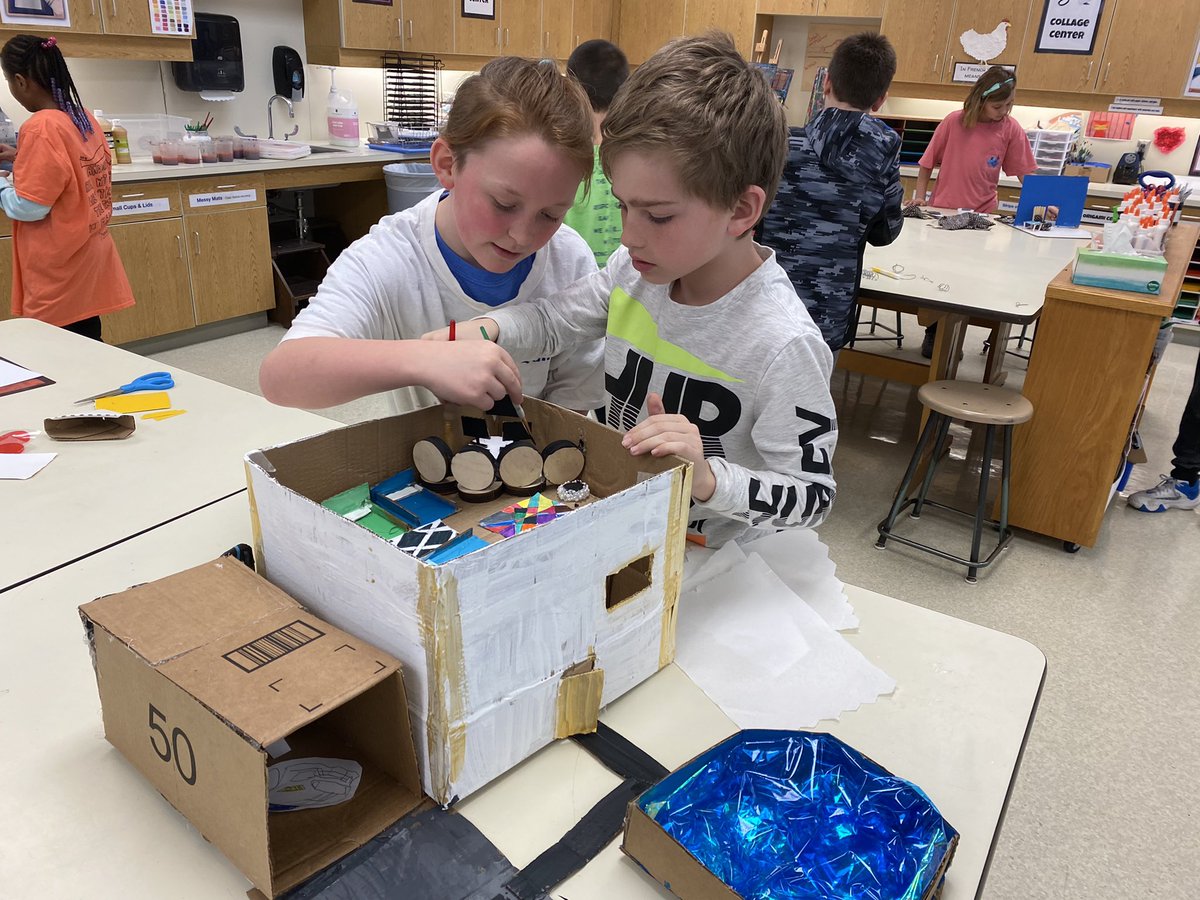 awlswa's tweet image. Teaching Artistic Behaviors in our art studio using many different techniques, materials, and loads of creativity! #TAB #STEAM #OSLN