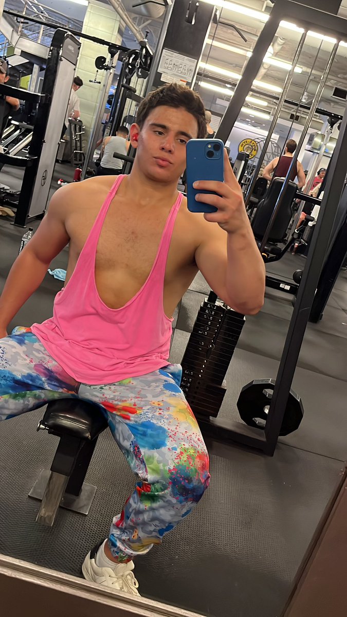 ian_iblatch's tweet photo. Chest day today 🥵😤 https://t.co/3Spg8vHJDq