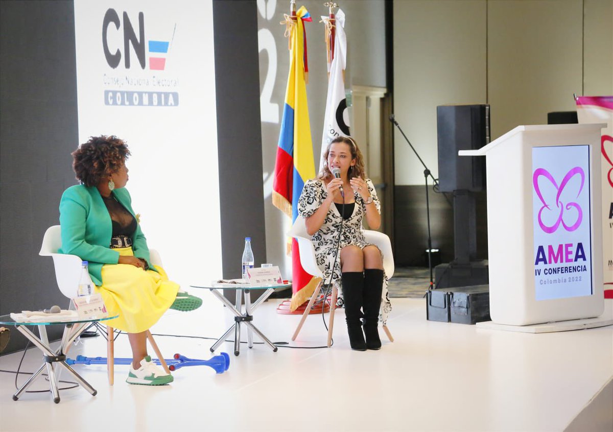 chechymurillo's tweet photo. Feliz de haber participado en el conversatorio “Reflejos de la violencia política en Colombia” organizado por @AMEAmagistradas donde las mujeres seguimos trabajando por hacer un cambio en el país. 
#Mujeres #Politica #Cambio #MujerEsPatria https://t.co/IpYDX6zjwG