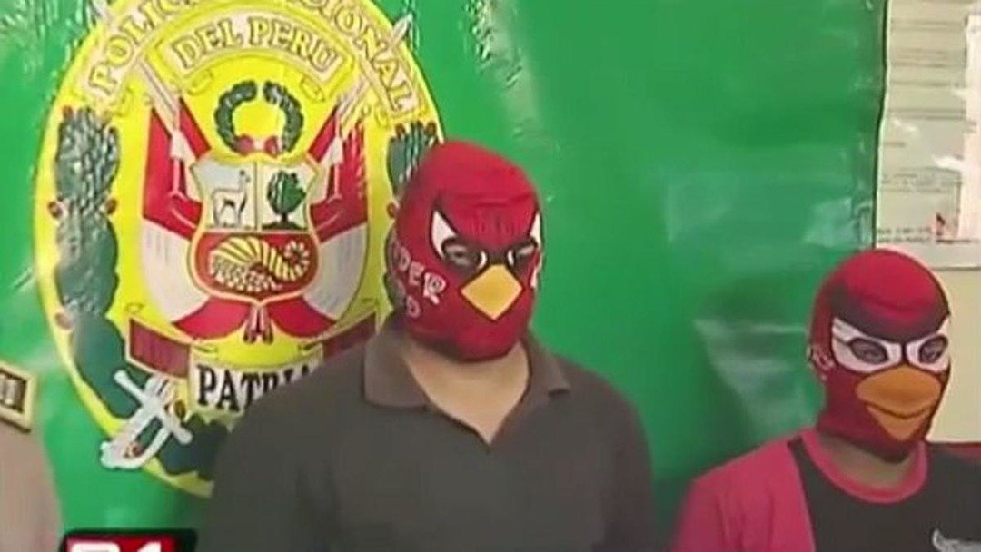 VanttDerMeer's tweet photo. Estaba buscando angry birds perú (sepa porque) y me apareció esto xd https://t.co/3HY1kBlV1P