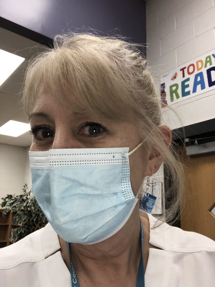 LindaHume10's tweet photo. My little readers loved seeing my new book earrings!
@annbradenbooks
#BenefitsOfBeingAnOctopus https://t.co/1mzeL5Ey9M