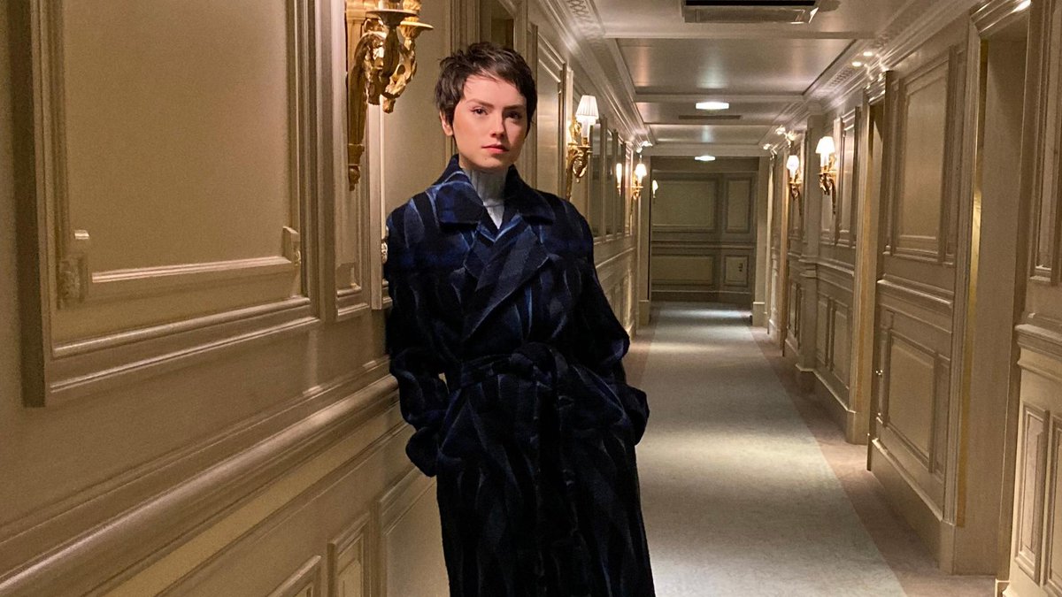 VogueRunway's tweet photo. Daisy Ridley takes us along for her epic and artsy #ParisFashionWeek https://t.co/EzwH0x0JOY https://t.co/AwFD4kMvAG