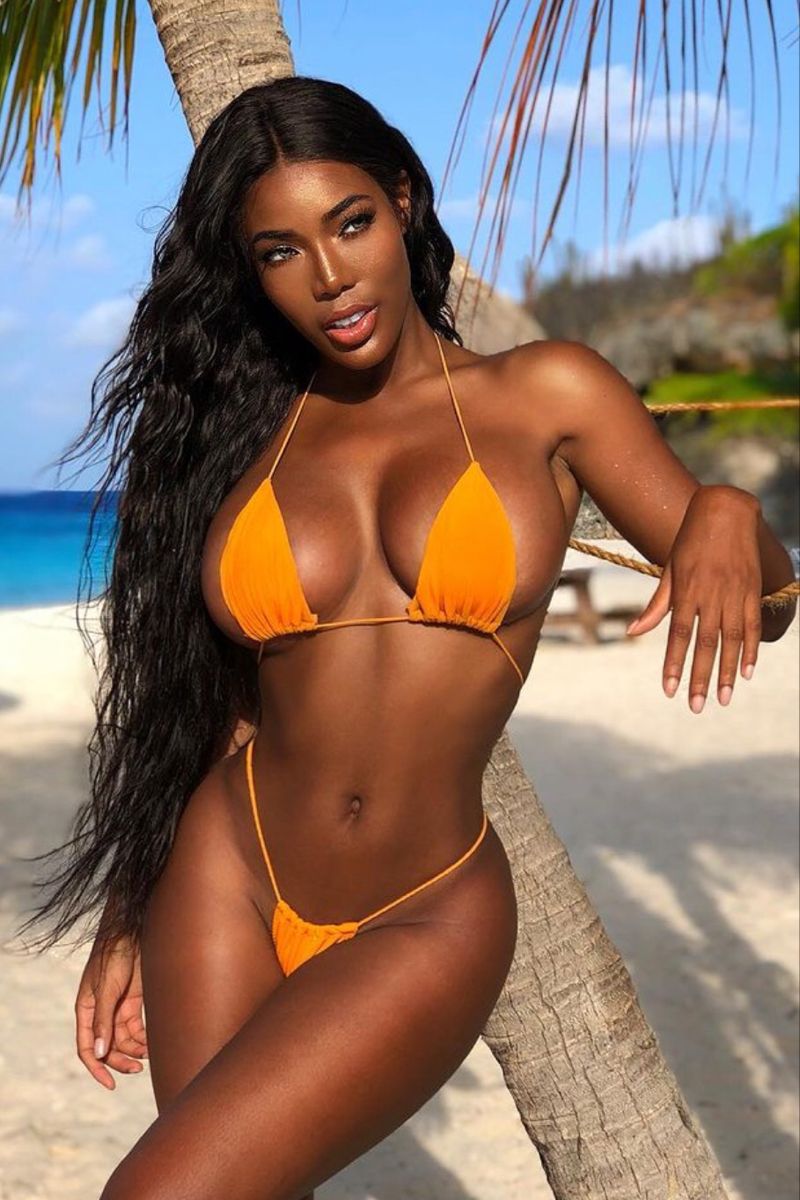 Монифа янсен 2019. Monifa jansen бикини omg. Смуглые девушки. Дамарис льюис hot. Красивые девушки мулатки.