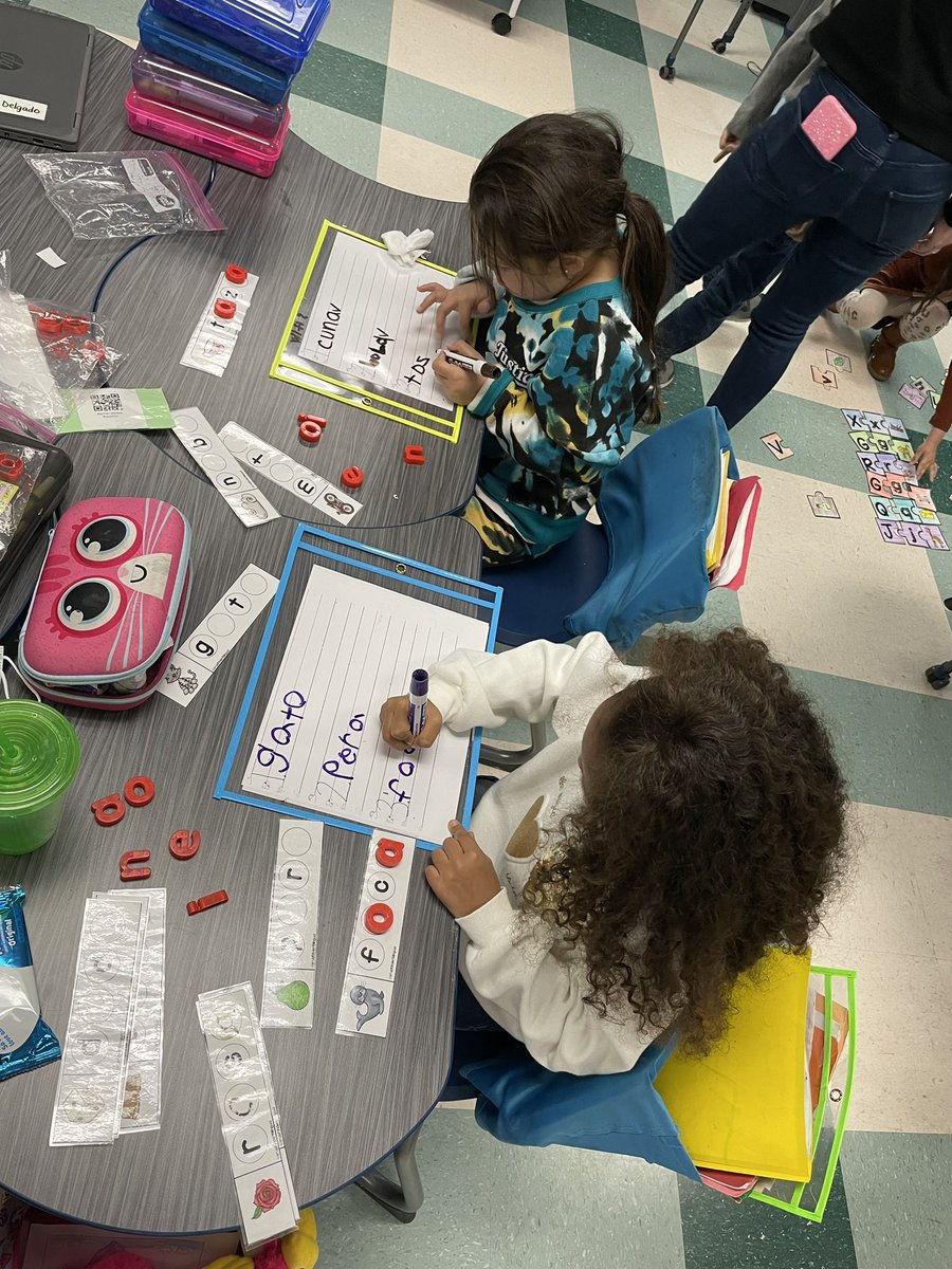 NAstorga_APMME's tweet image. East Point’s spring intersession is all about increasing reading levels- Word study and reading skills focus!
#THEDISTRICT 
#InterventionforALL