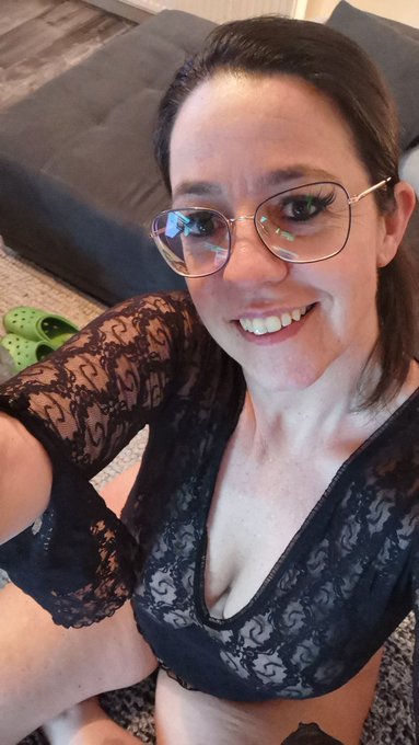 MaraLeNoir - Wer ist auch geil? #dessous #sex #bdsm https://t.co/6zLEyYAW9j