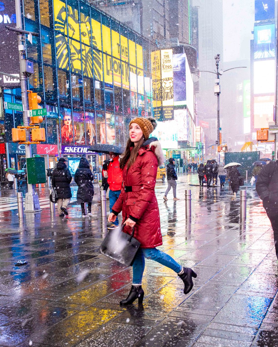 SFunkyTravel's tweet photo. It's a cold and snowy day in #NYC today! ❄️ Sadly, it isn't spring yet. So if you're in NYC or visiting during #winter I share all the items you need so that you're not freezing in my winter packing guide! #snow #packingguide #winterguide
➡️ https://t.co/C7CUVZM2fd https://t.co/JS68IcPrJW