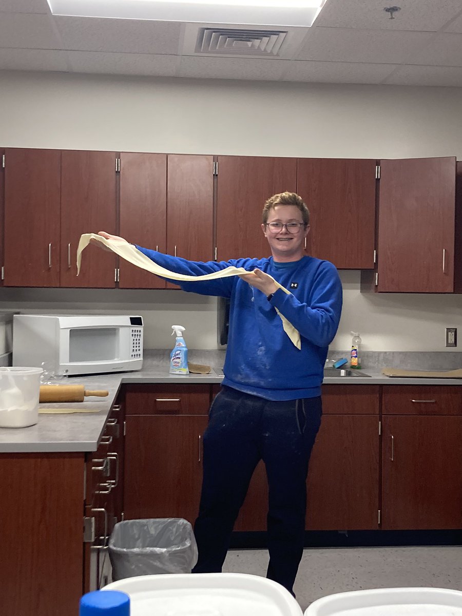 SCMS466MKough's tweet photo. @SCMS466 it’s a new school record for longest noodles!  This group managed a whopping 8’3”!!! https://t.co/PHyVmdYkvo