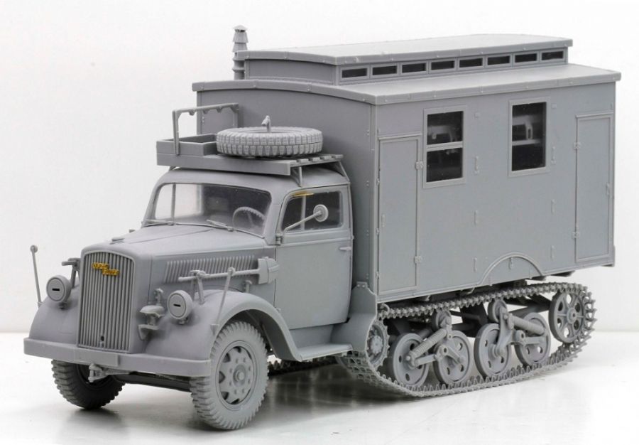 hobbysearch_mm's tweet photo. 【4月予約】DRAGON(ドラゴン)
1/35 WWII ドイツ軍 Sd.Kfz.3 マウルティア 野戦救急車 w/衛生兵&amp;負傷兵フィギュア 
予約開始です！→ https://t.co/KiQV6sgazU
#プラモデル #プラモ #ハーフトラック #野戦救急車 #独逸 #OpelBlitz #Maultier #Plastickits #Plasticmodel #Scalemodels https://t.co/WcMOC4jHnt