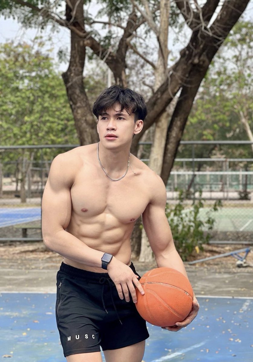 ansonleee's tweet photo. 🏀 https://t.co/oBReDu1nkU