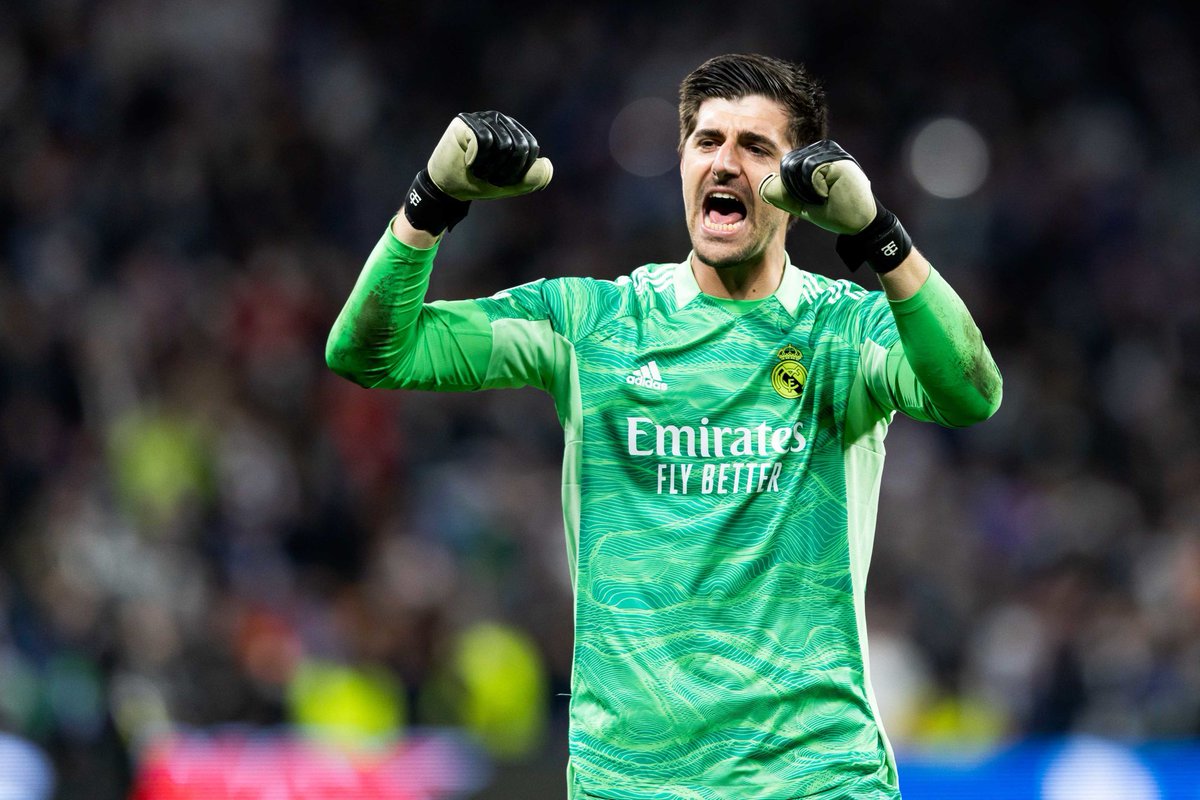 realfrance_fr's tweet photo. Les cages du Real Madrid sont gardées par le plus grand gardien du monde. Quelle régularité monstre ! https://t.co/TNb7MO2Od0