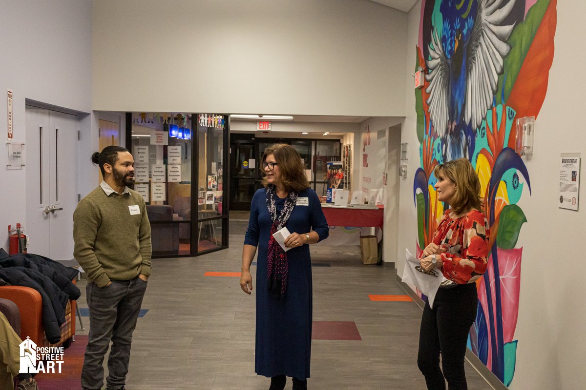 PoStreetArt's tweet photo. A great night at The Greater Nashua Chamber of Commerce "Business After Hours" event at Girls Incorporated of Nashua NH featuring Positive Street Art's newest indoors mural: "Vibes In Paradise" featuring artist: Cristhian Londoño AKA "NeaGraff".
#art #interiormurals #artists https://t.co/MUY6Ma8Dj0