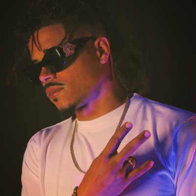 TheTouch1887's tweet photo. #NewProfilePic https://t.co/9RMc0PECcY