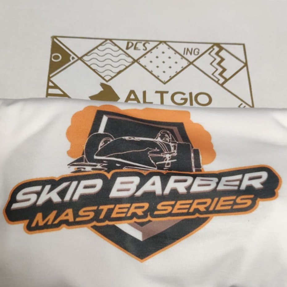 Como hemos anunciado esta noche, gracias a <a href="/AltgioES/">Altgio</a>, se sorteara entre los pilotos que se queden sin puntuar en la siguiente carrera una camiseta oficial de Skip Barber Master Series. Premiando la cultura del esfuerzo que nunca se rinde

#WeraceDifferent